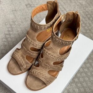 Stylish Tan leather Sandals, size 8.5